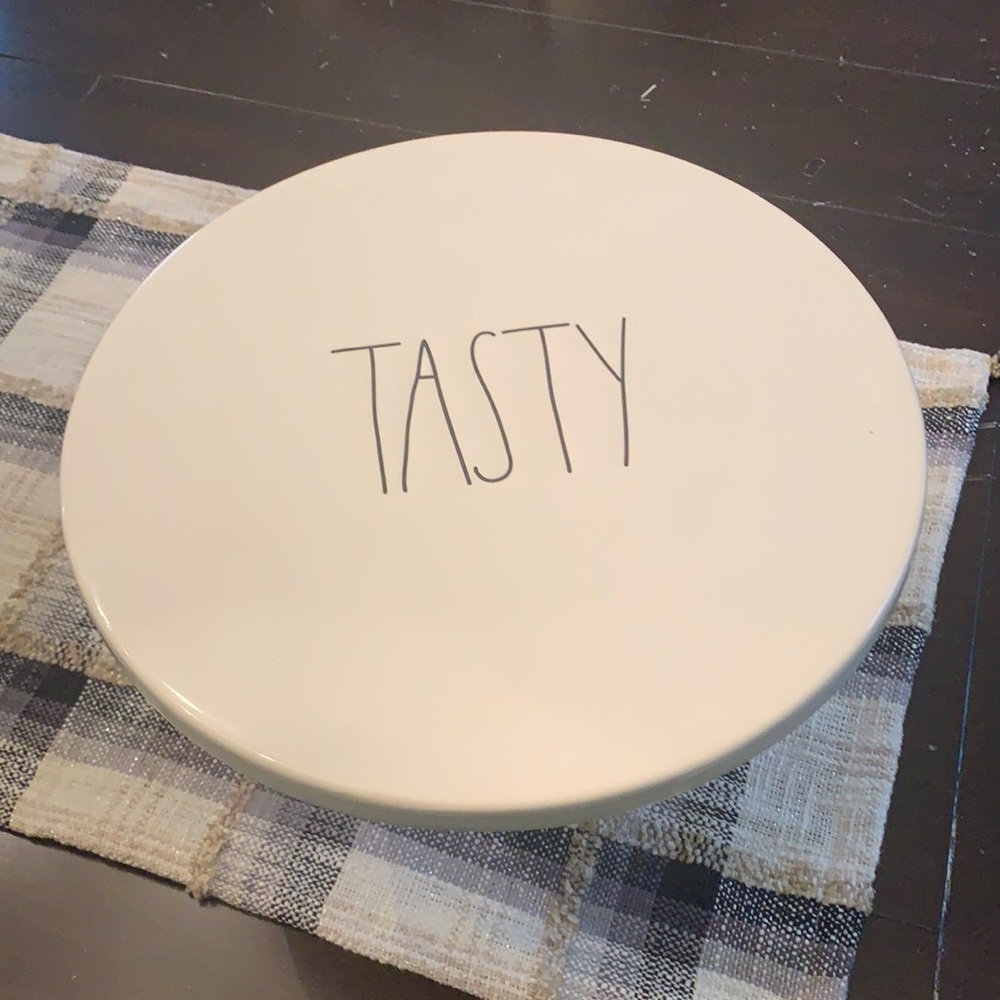 Rae Dunn cake stand